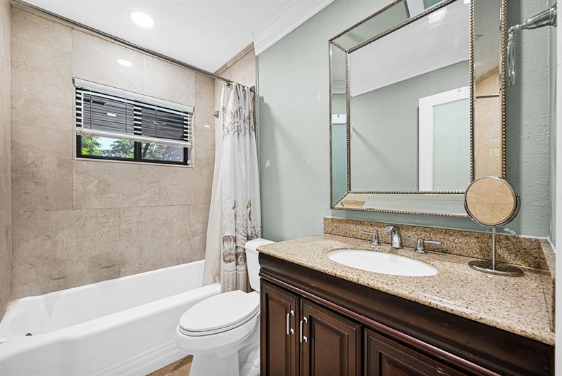 Image 26 of 76 For 836 Orchid Dr