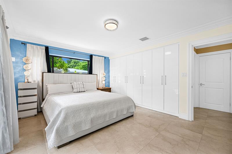 Image 30 of 76 For 836 Orchid Dr