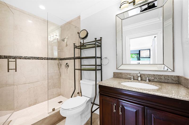 Image 33 of 76 For 836 Orchid Dr