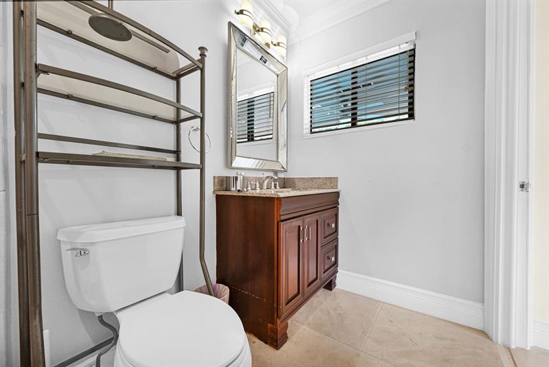 Image 34 of 76 For 836 Orchid Dr