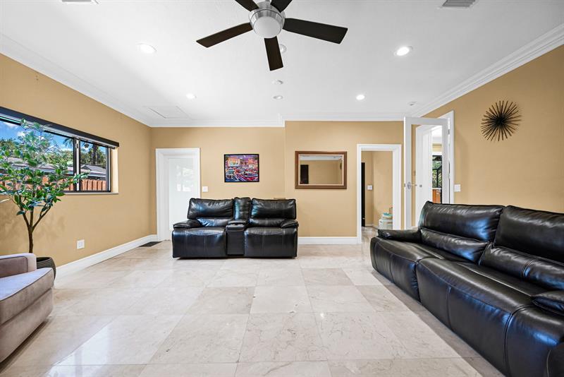 Image 37 of 76 For 836 Orchid Dr