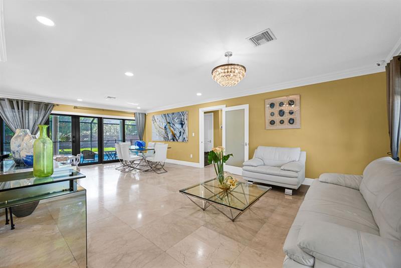 Image 4 of 76 For 836 Orchid Dr