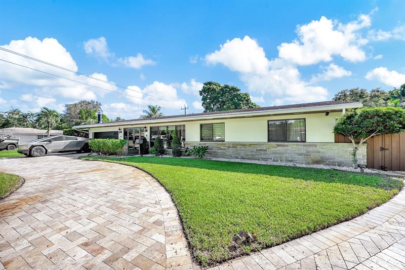 Image 43 of 76 For 836 Orchid Dr