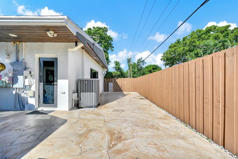 Image 62 of 76 For 836 Orchid Dr