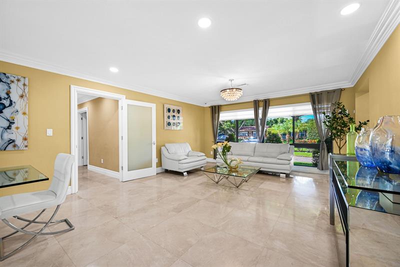 Image 7 of 76 For 836 Orchid Dr