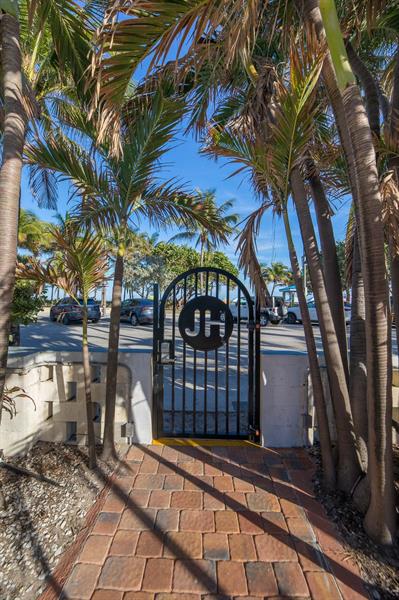 Image 11 of 21 For 305 Pompano Beach Blvd  1107
