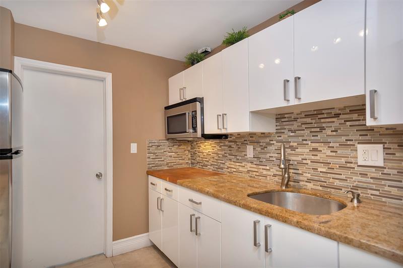 Image 7 of 21 For 305 Pompano Beach Blvd  1107