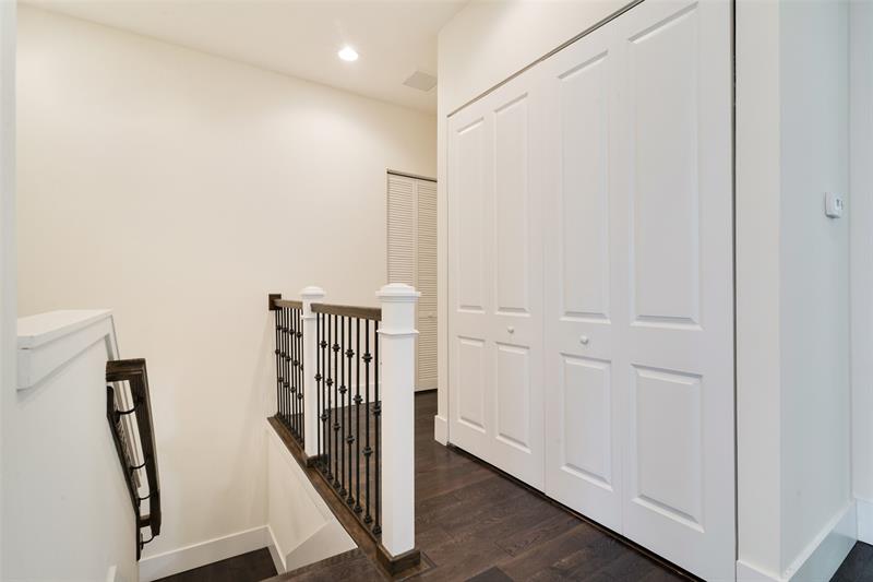 Image 11 of 33 For 916 17 Way  