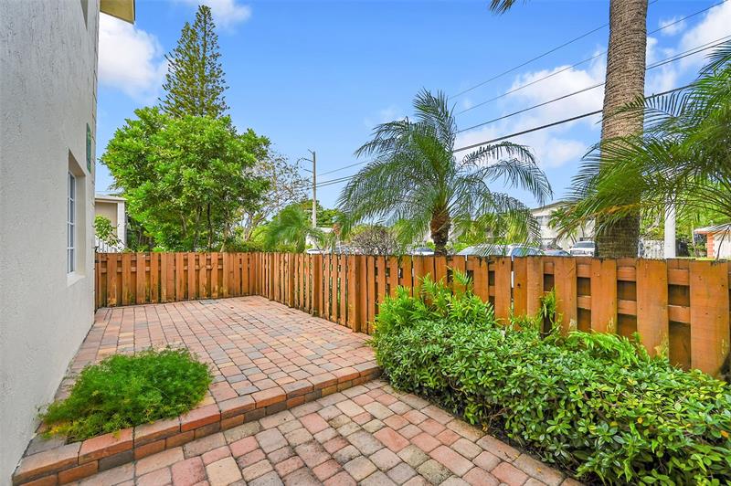 Image 17 of 18 For 410 15th St  106