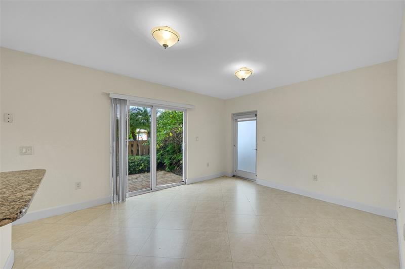 Image 4 of 18 For 410 15th St  106