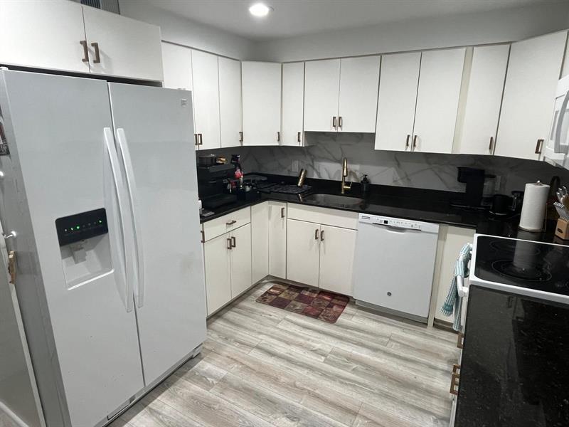 Image 3 of 19 For 491 Racquet Club Rd  106