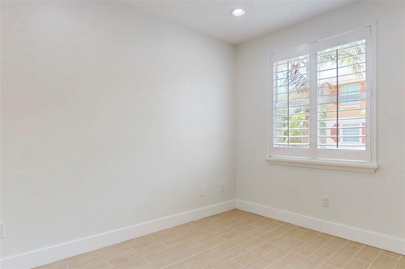 Image 31 of 44 For 3906 Monarch Ln