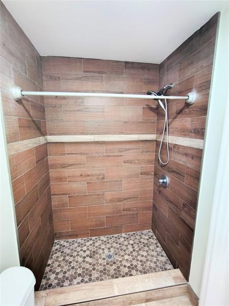 Image 6 of 6 For 845 Highland Dr  B