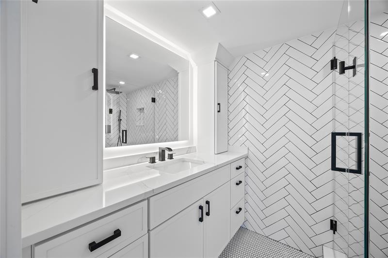 Image 13 of 31 For 4800 Bayview Dr  901