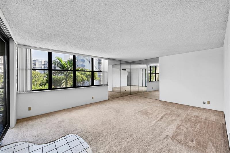 Image 13 of 49 For 20350 Country Club Dr  Ph12-4