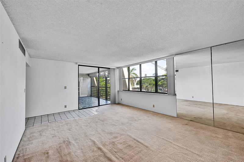 Image 14 of 49 For 20350 Country Club Dr  Ph12-4