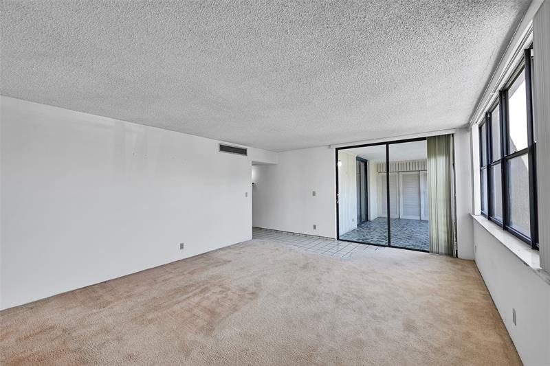 Image 15 of 49 For 20350 Country Club Dr  Ph12-4