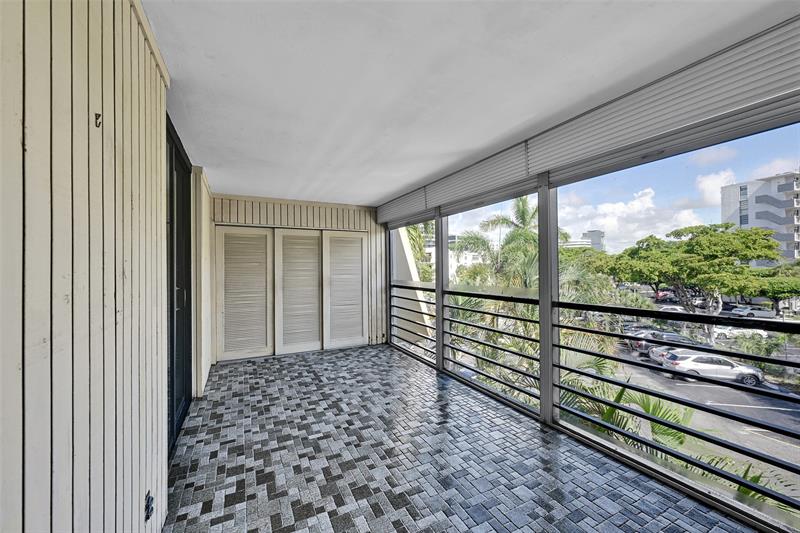 Image 16 of 49 For 20350 Country Club Dr  Ph12-4