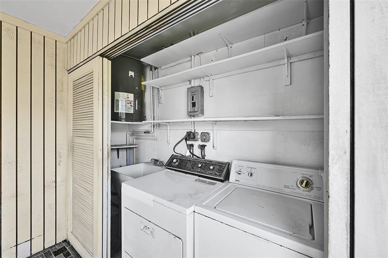 Image 18 of 49 For 20350 Country Club Dr  Ph12-4