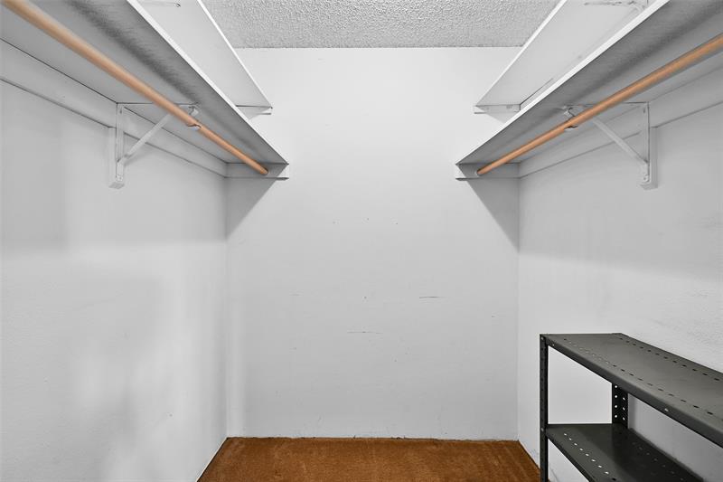 Image 26 of 49 For 20350 Country Club Dr  Ph12-4