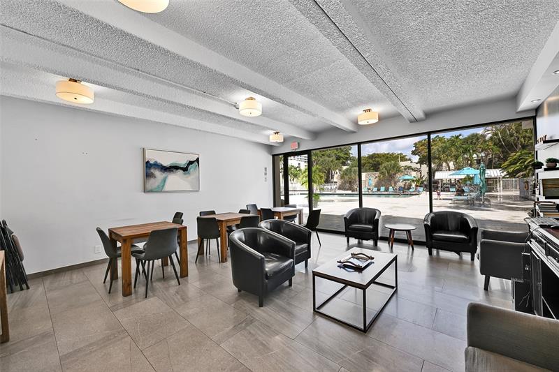 Image 28 of 49 For 20350 Country Club Dr  Ph12-4