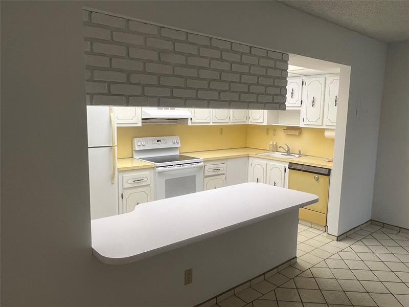 Image 3 of 3 For 20350 Country Club Dr  Ph12-4