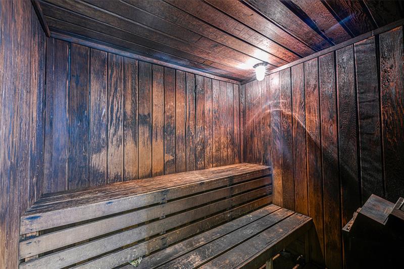 Image 31 of 49 For 20350 Country Club Dr  Ph12-4