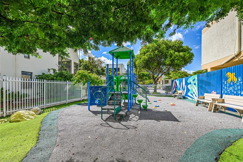 Image 38 of 49 For 20350 Country Club Dr  Ph12-4