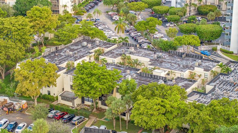 Image 39 of 49 For 20350 Country Club Dr  Ph12-4