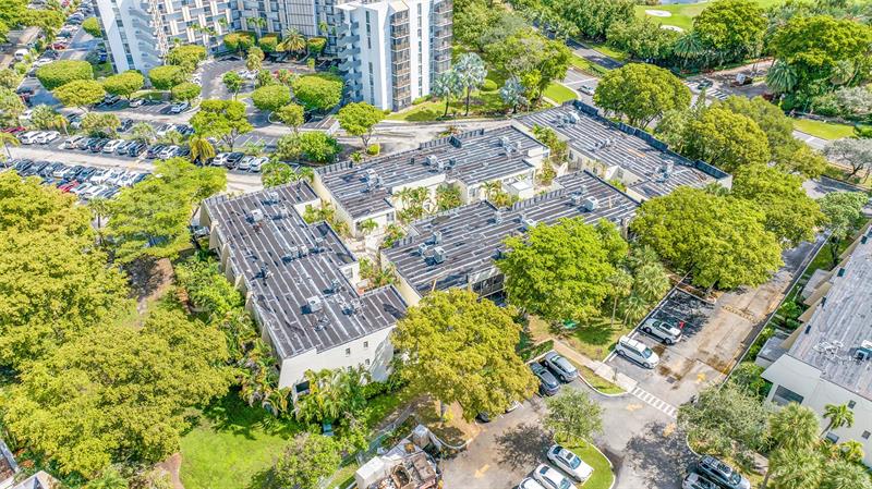 Image 41 of 49 For 20350 Country Club Dr  Ph12-4