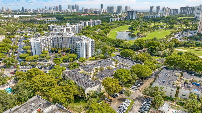 Image 42 of 49 For 20350 Country Club Dr  Ph12-4