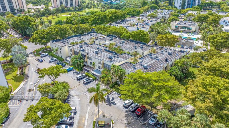 Image 46 of 49 For 20350 Country Club Dr  Ph12-4