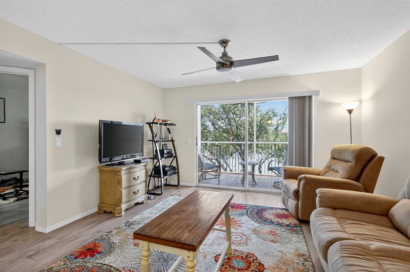 Image 17 of 58 For 13055 15th Ct  310s