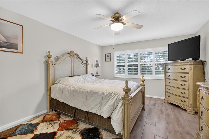 Image 19 of 58 For 13055 15th Ct  310s