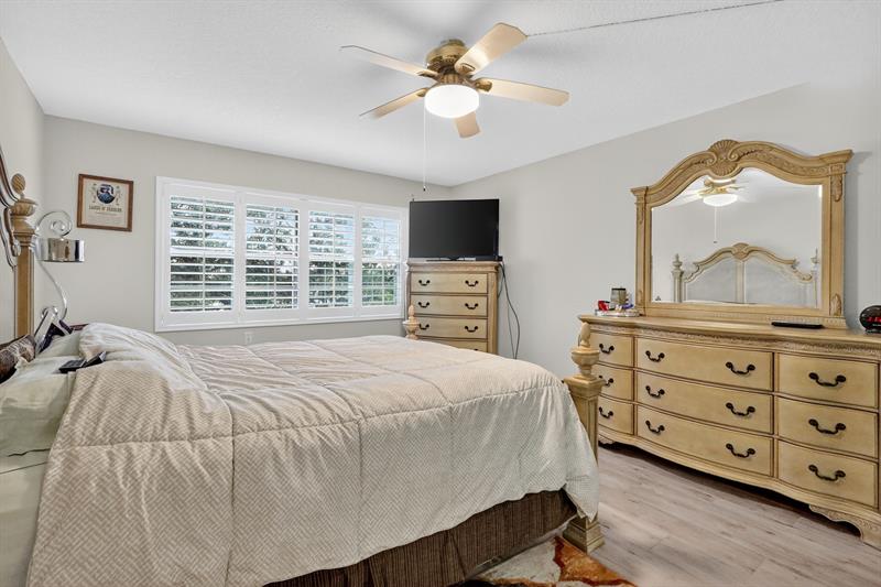 Image 20 of 58 For 13055 15th Ct  310s