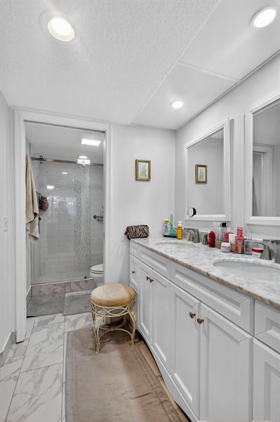 Image 23 of 58 For 13055 15th Ct  310s