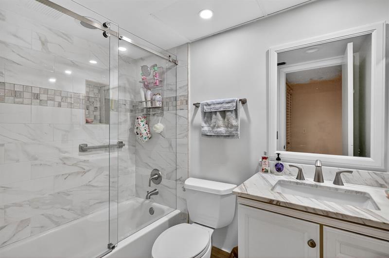 Image 29 of 58 For 13055 15th Ct  310s