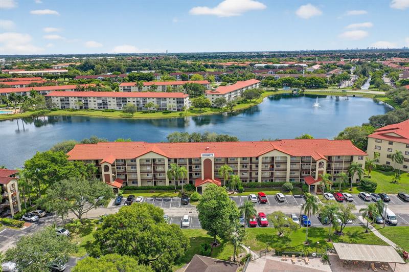 Image 33 of 58 For 13055 15th Ct  310s