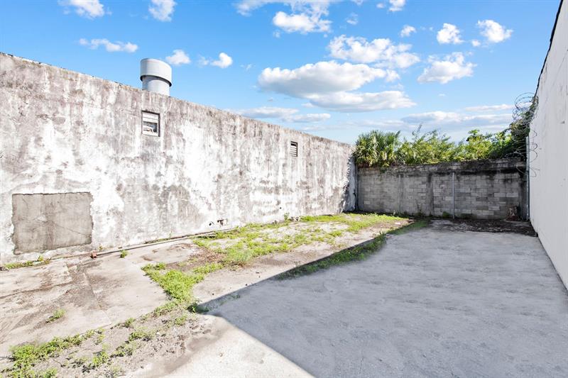 Image 22 of 24 For 709 8th Ave  