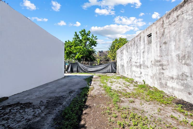 Image 24 of 24 For 709 8th Ave  