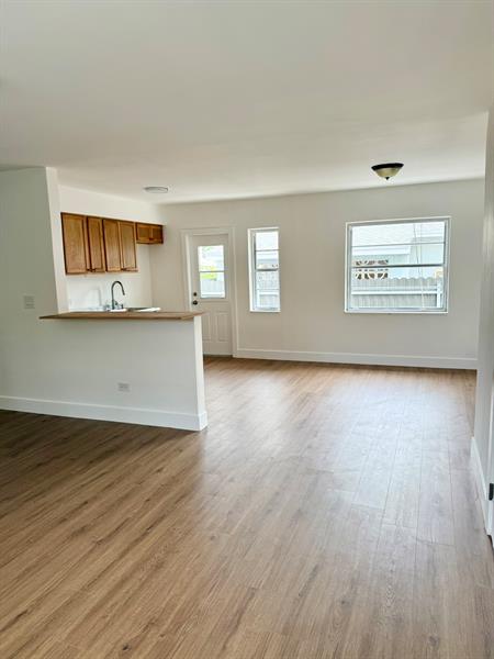 Image 6 of 15 For 1880 5th St  