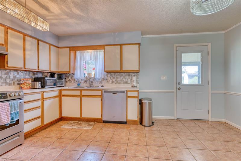 Image 17 of 31 For 1009 13th St