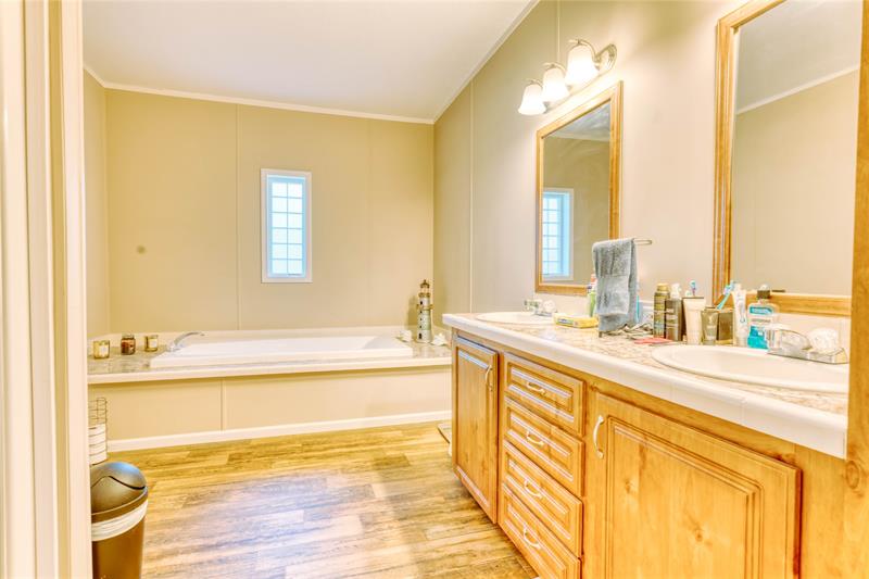 Image 23 of 43 For 274 106th St