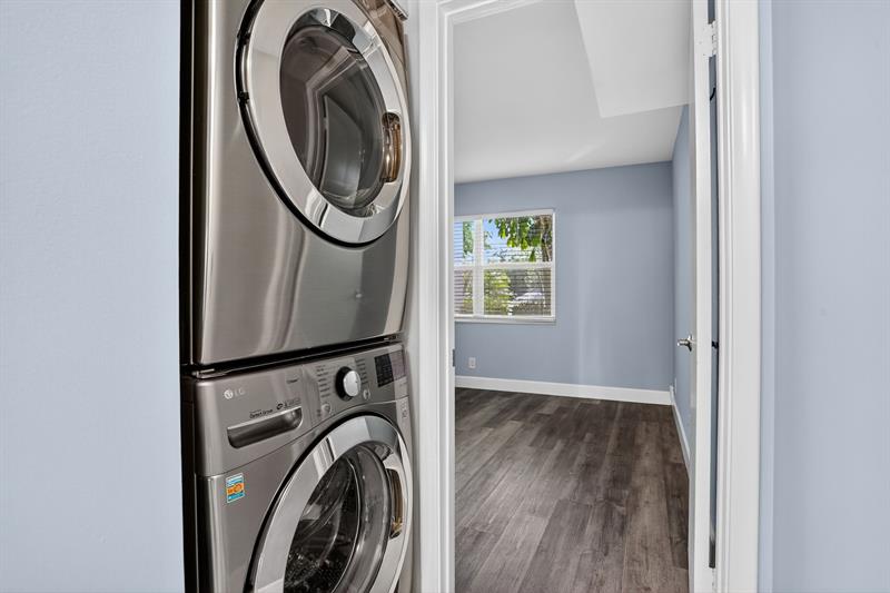 Image 14 of 72 For 2003 Granada Dr  F1