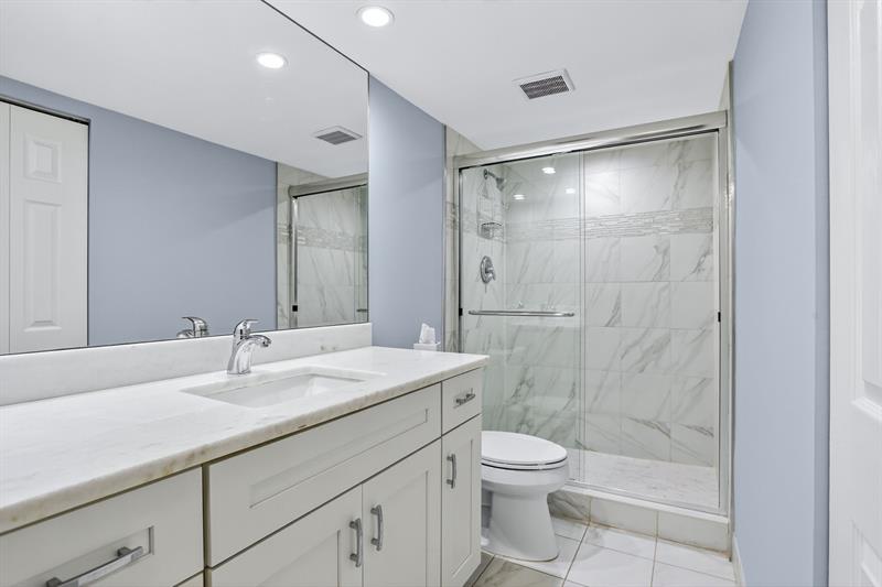 Image 31 of 72 For 2003 Granada Dr  F1