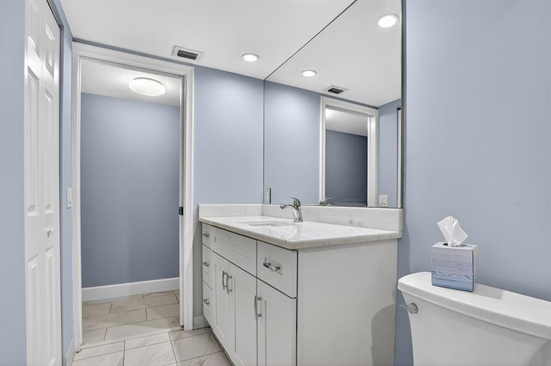 Image 32 of 72 For 2003 Granada Dr  F1