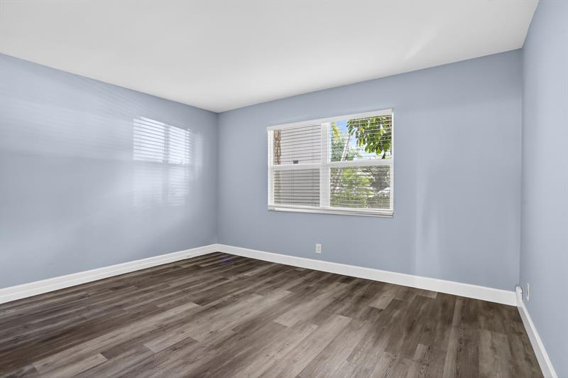 Image 33 of 72 For 2003 Granada Dr  F1