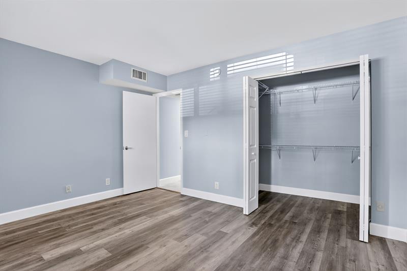 Image 35 of 72 For 2003 Granada Dr  F1