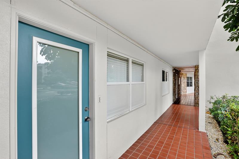 Image 5 of 72 For 2003 Granada Dr  F1