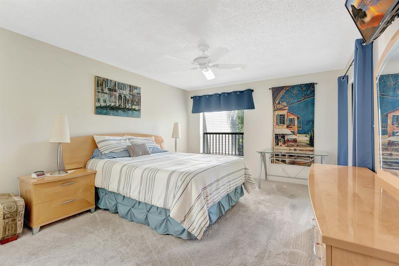 Image 24 of 40 For 3161 Carambola Cir  2381